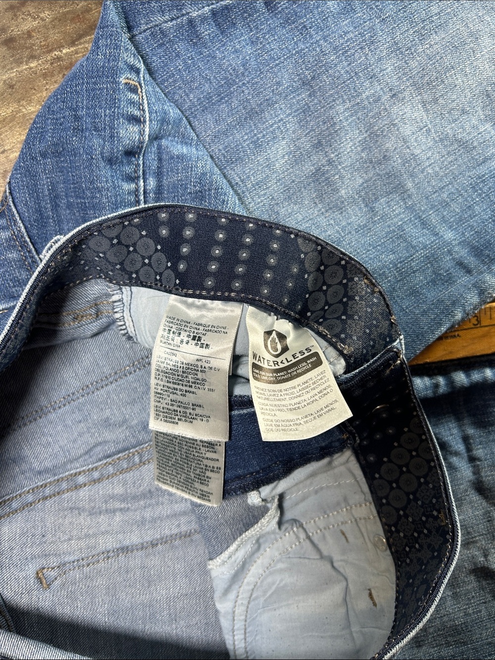 Levi’s 525 “The Perfect Waist” Straight Women's Blue Denim Jeans Size 4 27x30 - Picture 8 of 8